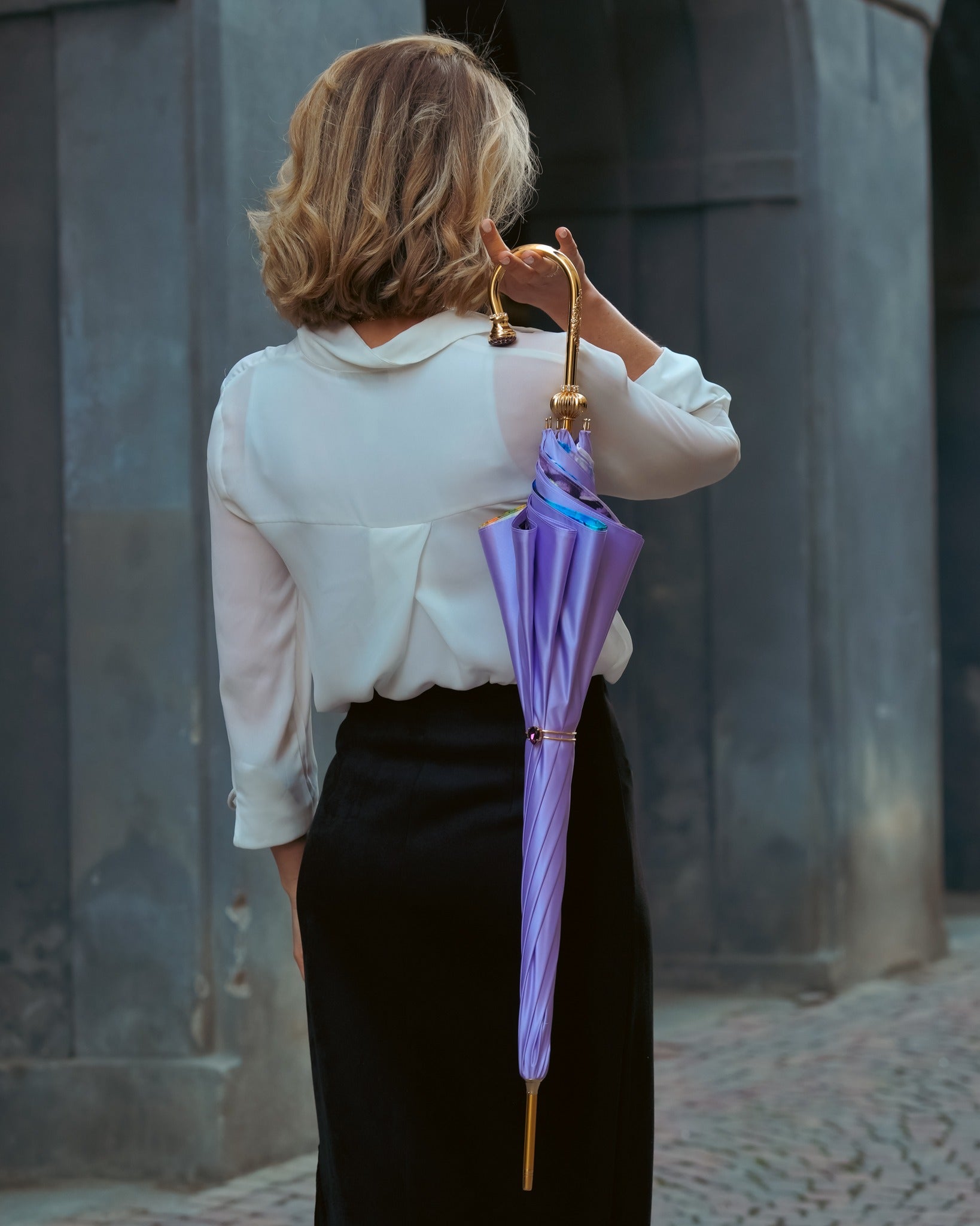 What to Look for When Buying a Luxury Umbrella as a Corporate Gift?