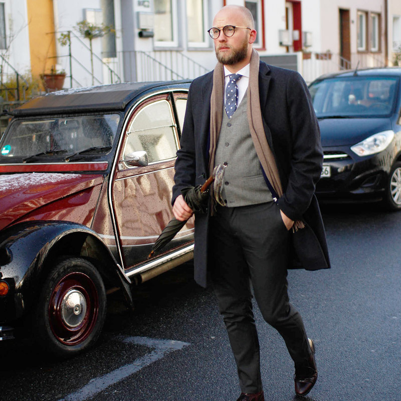 Mutton Horn Umbrella – Handmade Italian Classic with Wooden Shaft & Water-Repellent Canopy