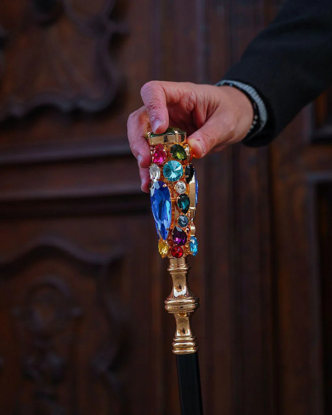 24K Gold Walking Cane – Handmade Italian Luxury Cane with Crystal Handle & Black Beech Wood