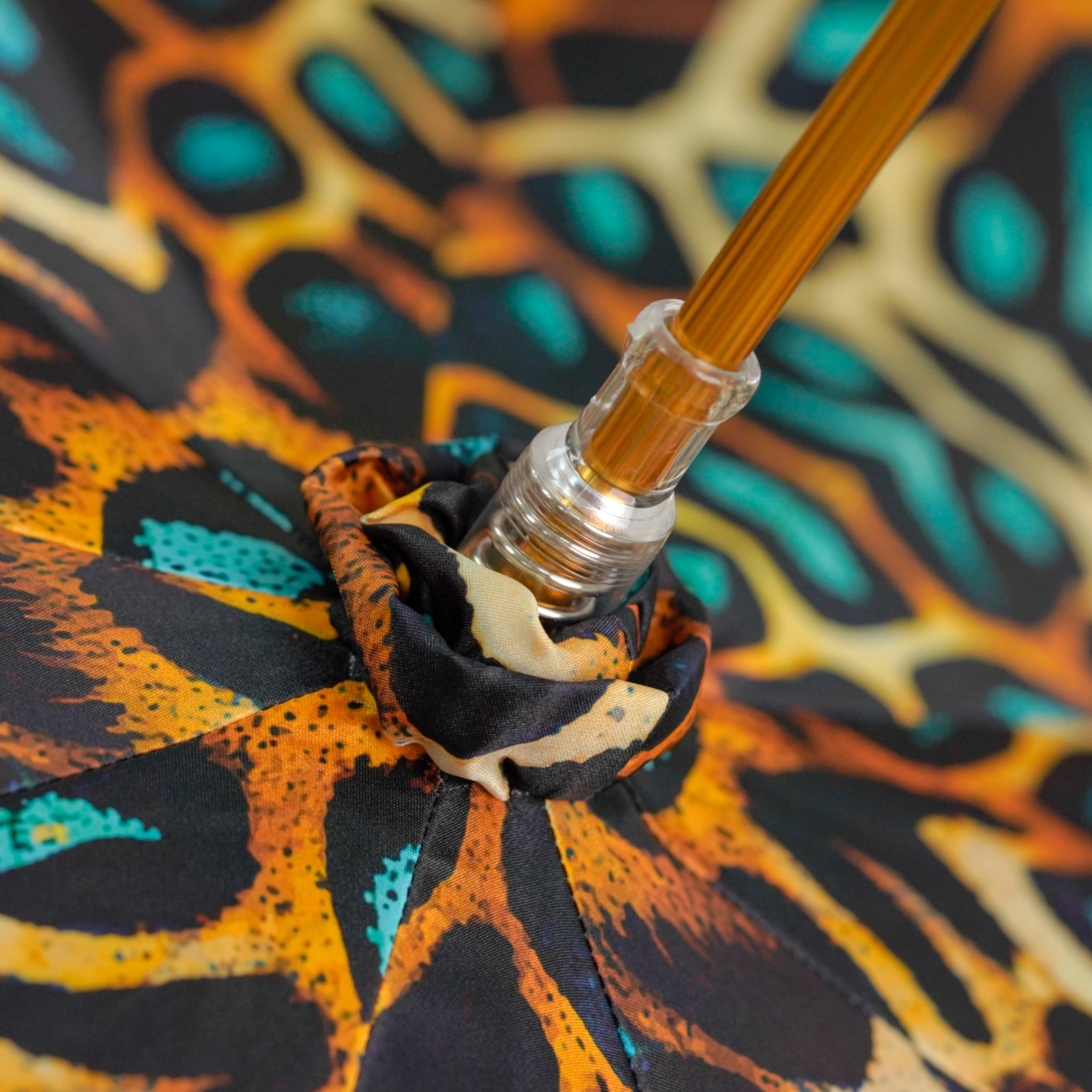 Luxury Leopard Umbrella - Automatic Open, 24K Gold Handle & Green Crystal