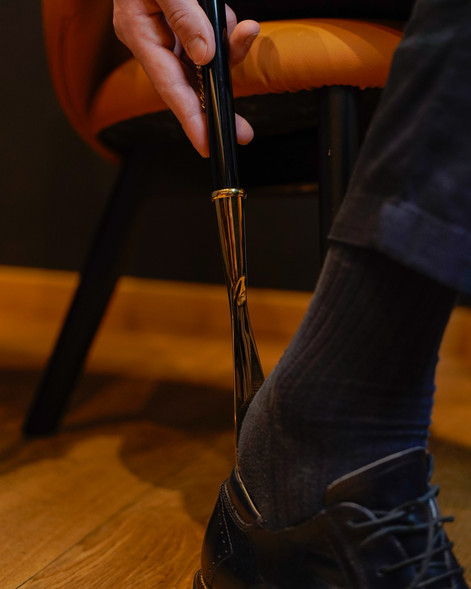Handcrafted luxury shoehorn with crystal handle, 24K gold-plated brass, measuring 53 cm, from Ilmarchesato.