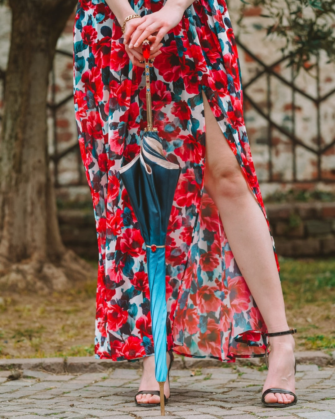 Elegant floral rain umbrella with Italian handcrafted gold handle and red crystal closure, designed for ladies by Ilmarchesato.