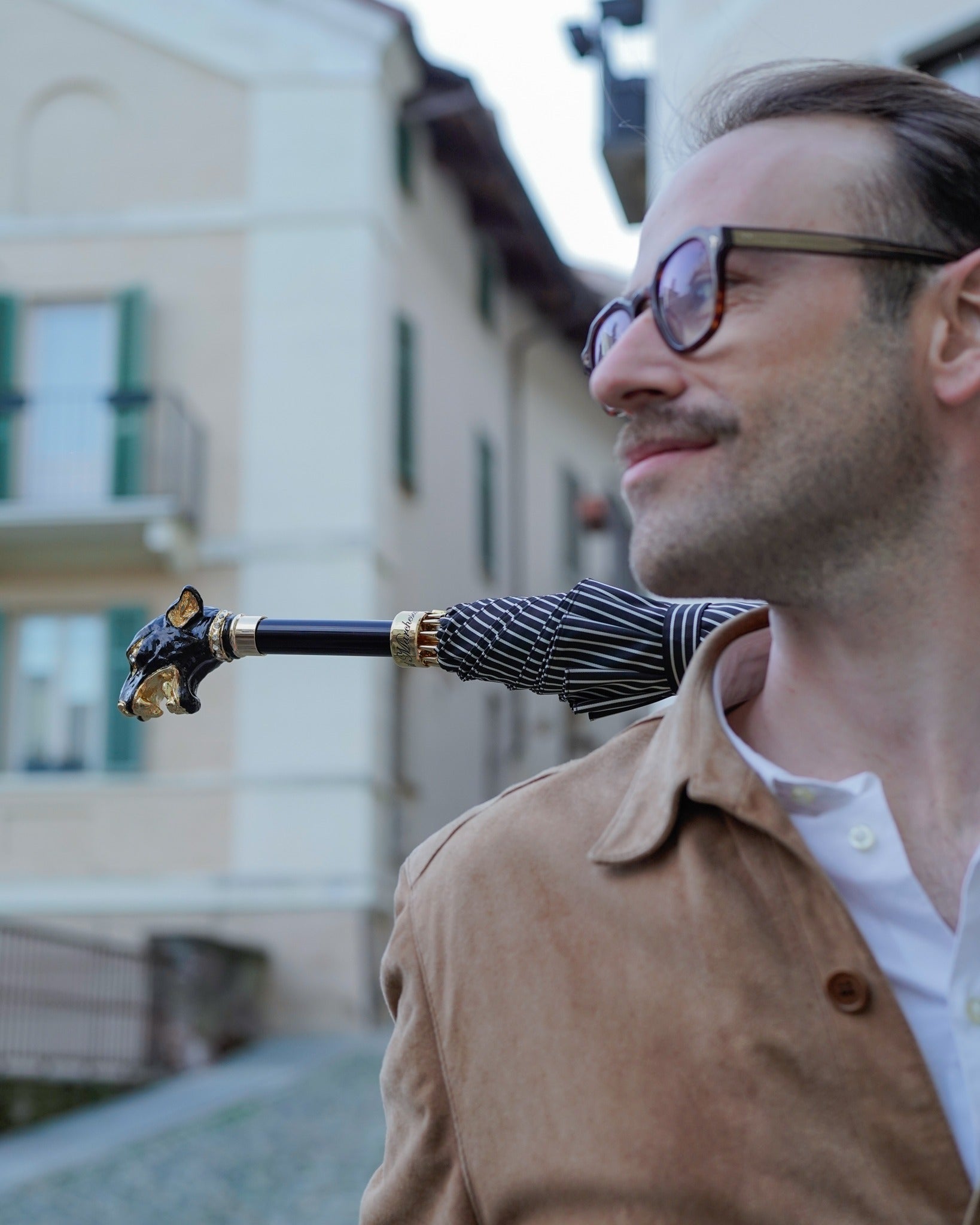 Elegant enameled men's umbrella from Ilmarchesato's Italian premium collection, showcasing a sleek design and durable construction.