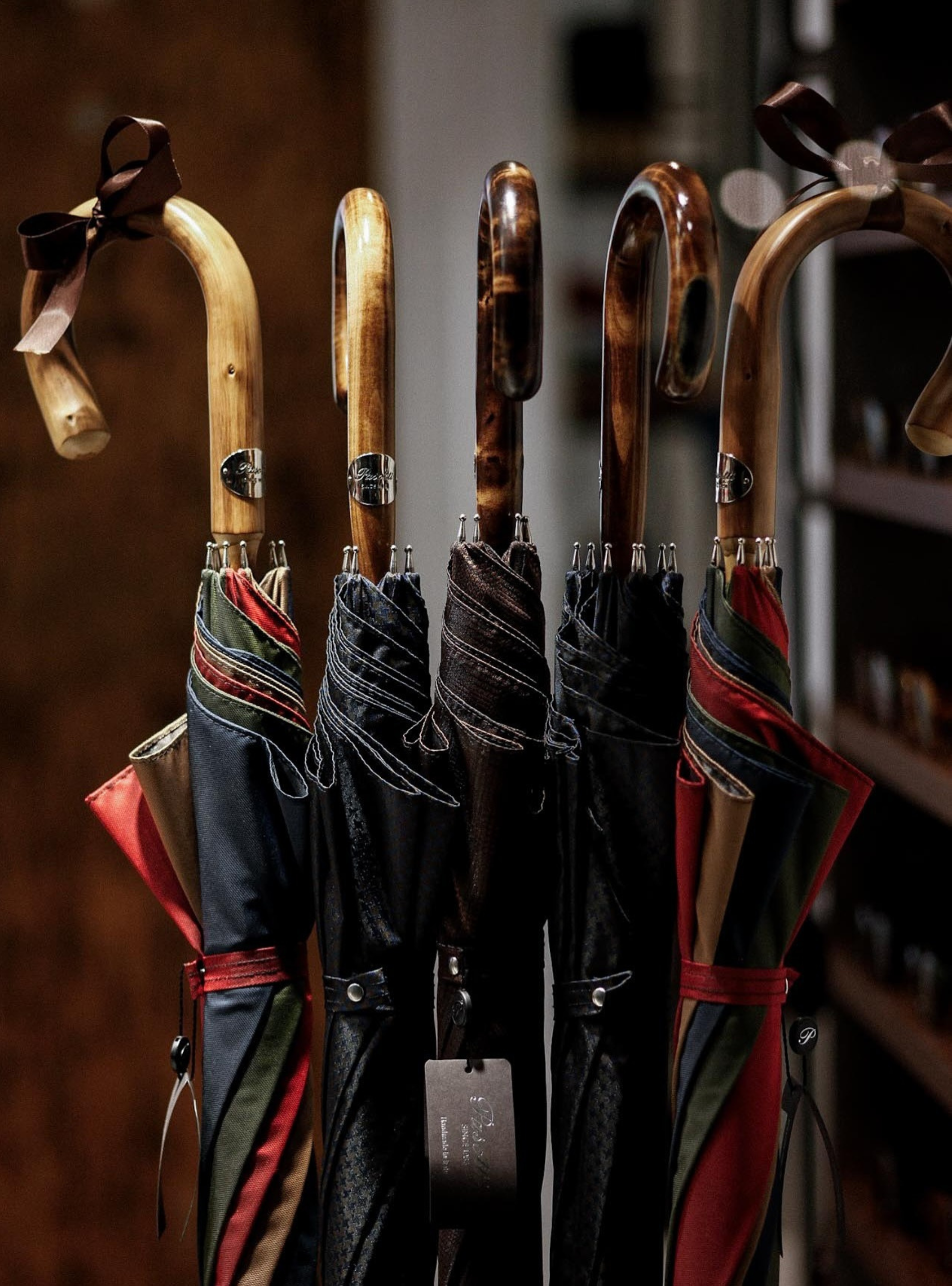 Pasotti – Handmade Italian Luxury Umbrellas, Walking Canes & Shoehorns