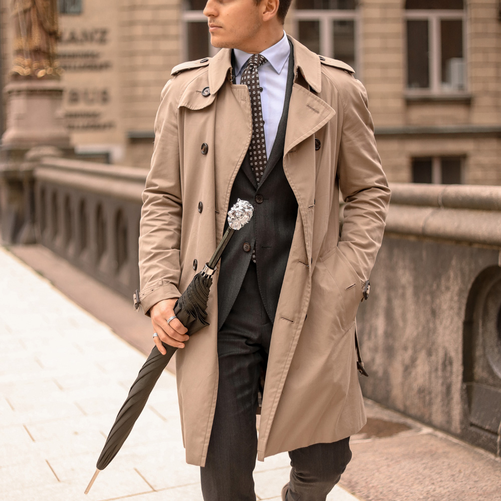 Green Luxury Umbrella – Handmade Italian Rain Umbrella with Silver Lion Handle