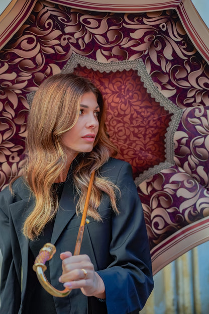 Ilmarchesato handmade cream rain umbrella with automatic opening and UV protection, showcasing its elegant design and sturdy frame.