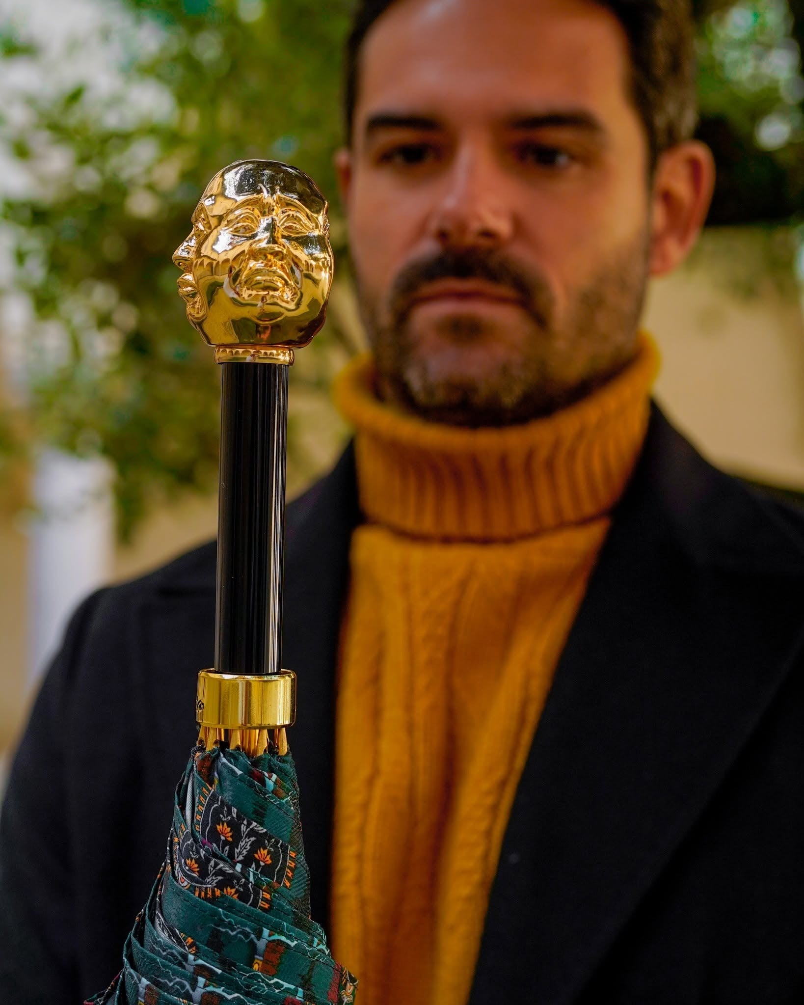 Paisley men's umbrella with automatic opening, gold-plated handle, and fibercarbon frame, stylish and durable for men.
