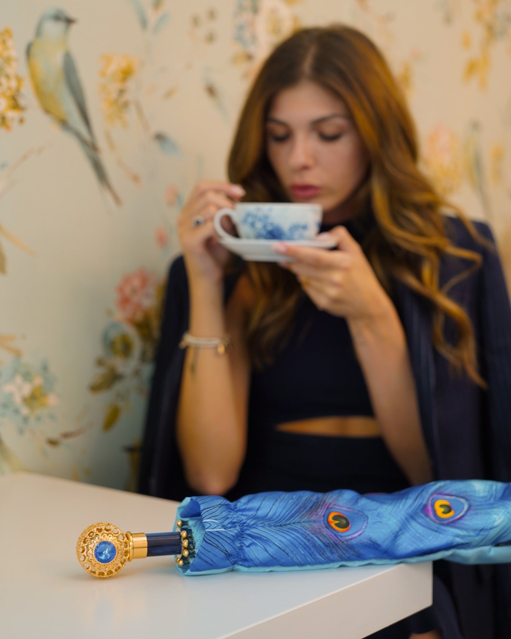 Folding Umbrella Women – Luxury Peacock Design with Sapphire Crystal Handle
