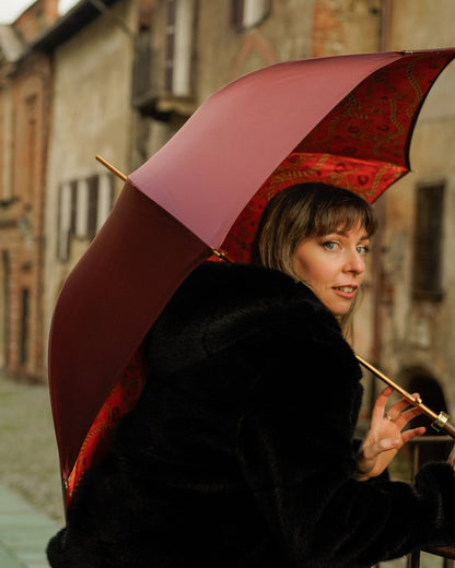 Red luxury rain umbrella with gold Chihuahua handle, satin finish, automatic opening by Ilmarchesato