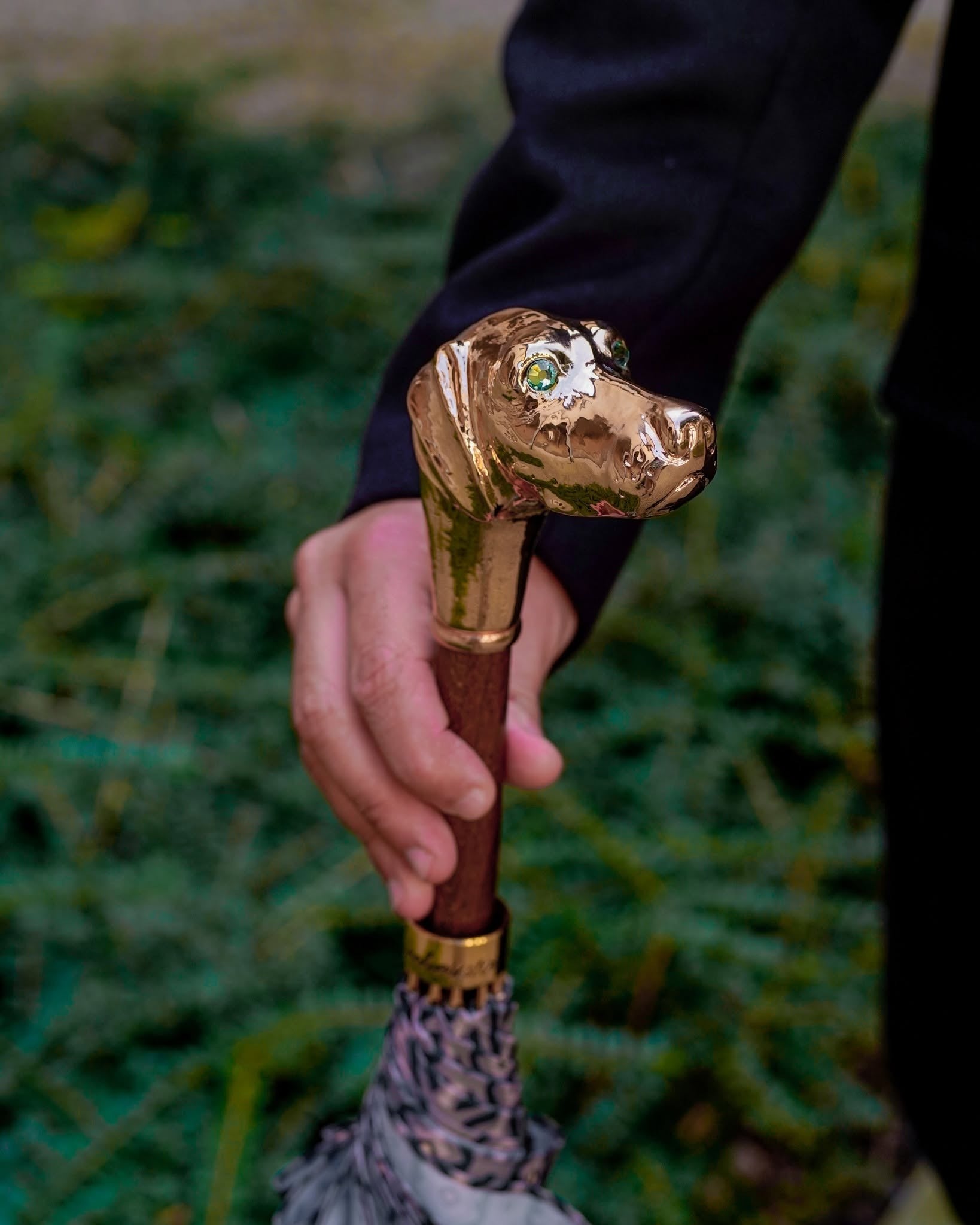 Luxury gold umbrella for men with 24K gold handle, automatic rain umbrella featuring a stylish hound dog design.
