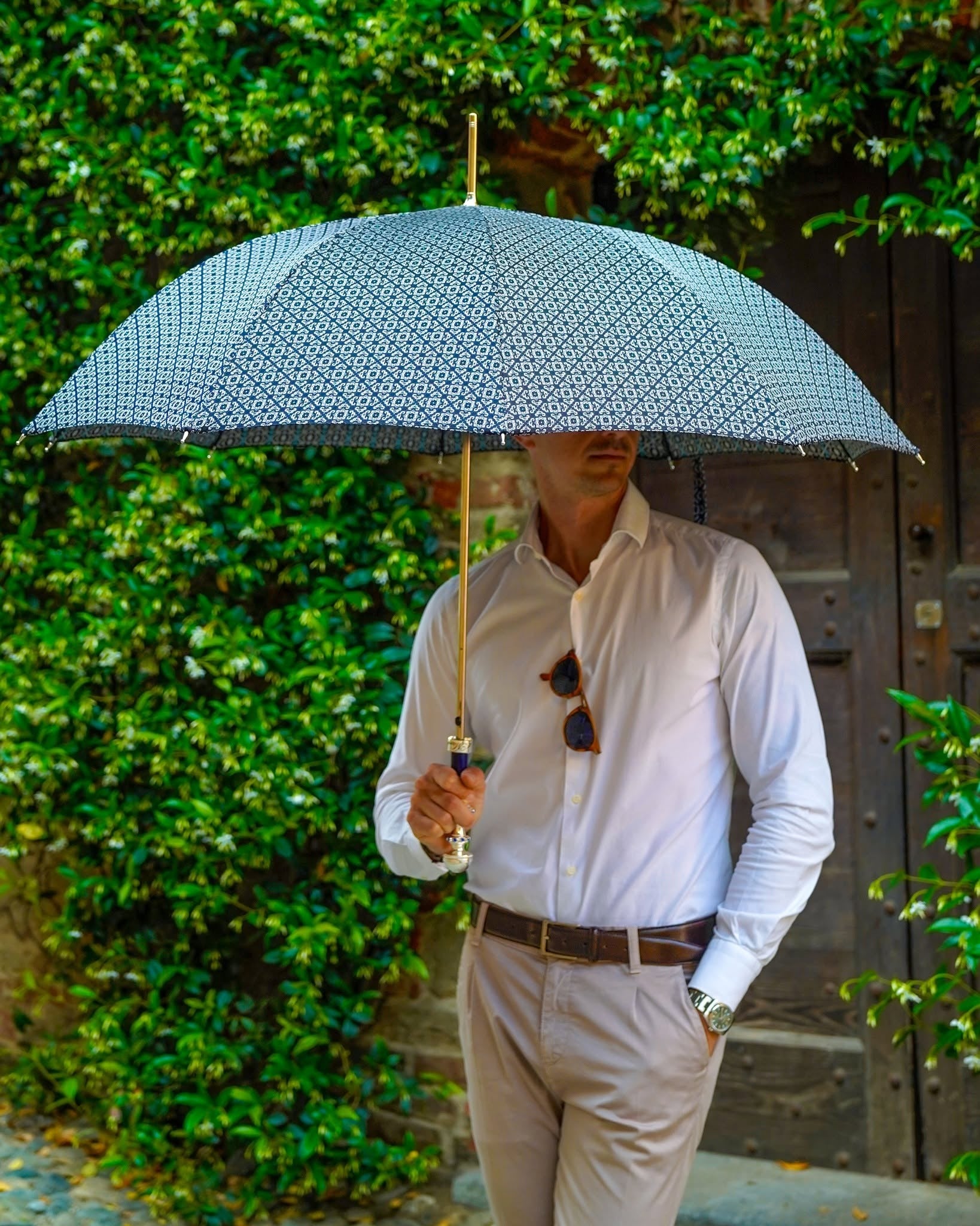 Handmade Italian men's Jacquard umbrella with silver-plated handle, stylish rain protection from Ilmarchesato.