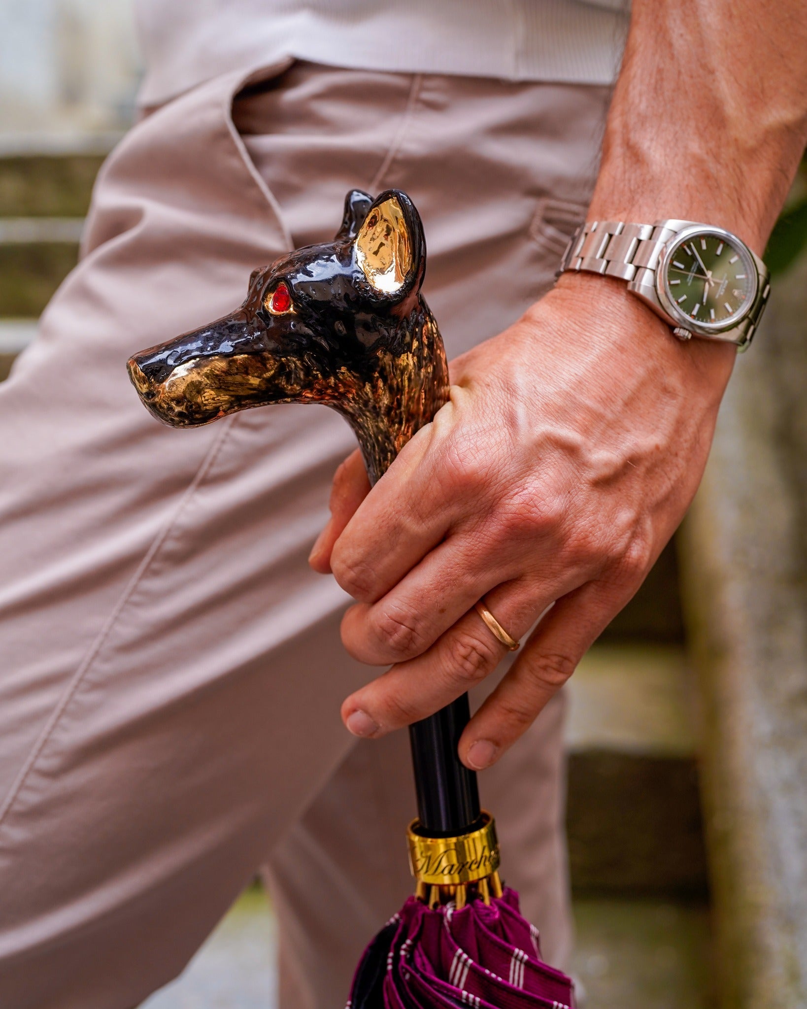 Luxury Burgundy men's umbrella by Ilmarchesato with a 24K gold Dobermann handle, stylish and durable rain protection.