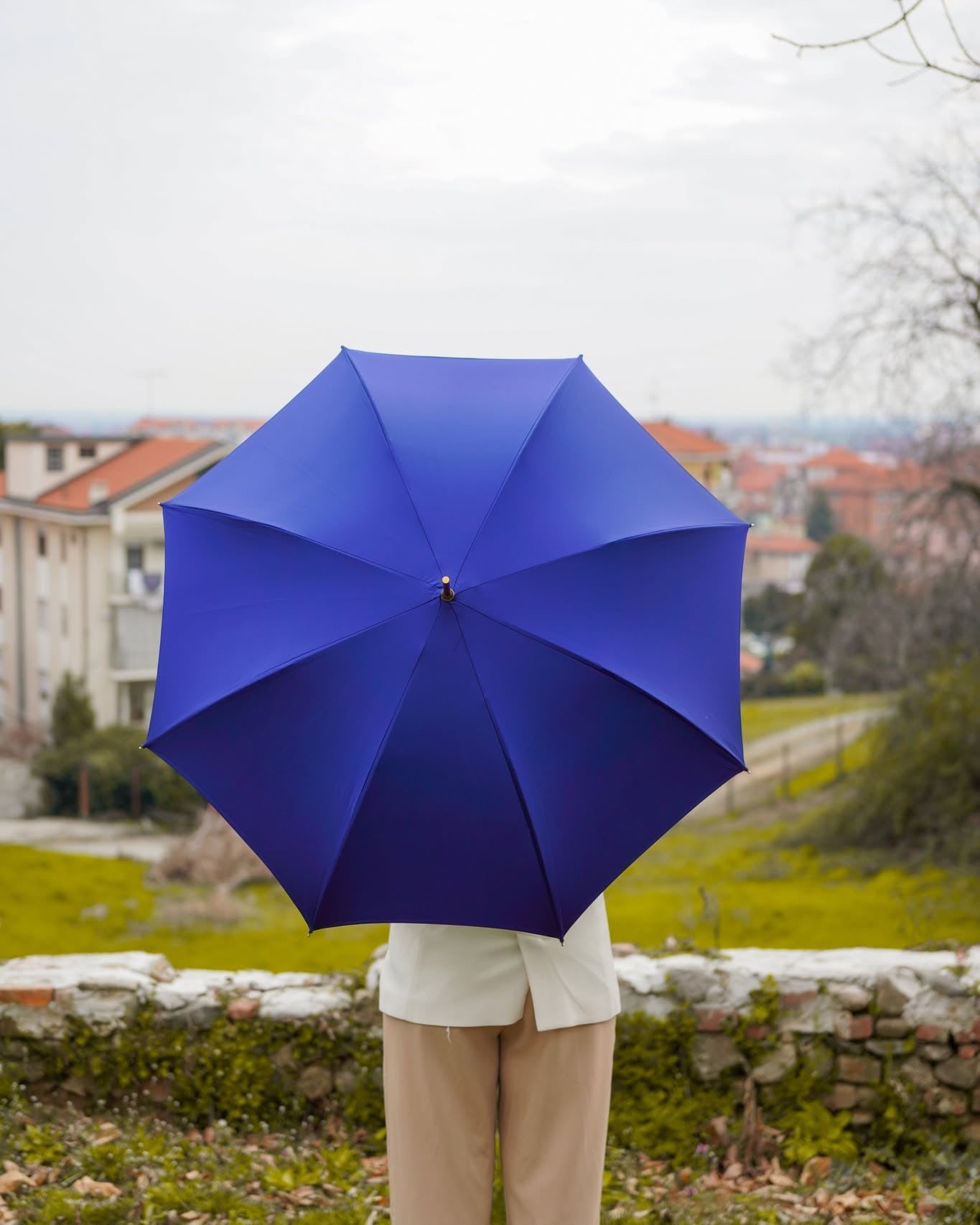 Handmade Italian Tree of Life umbrella with gold-plated handle, luxury rain protection, stylish rain umbrella by Ilmarchesato