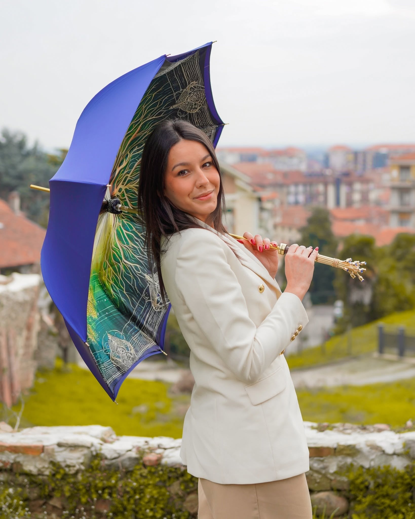 Handmade Italian Tree of Life rain umbrella with gold-plated handle, luxury rain protection, detailed fabric design