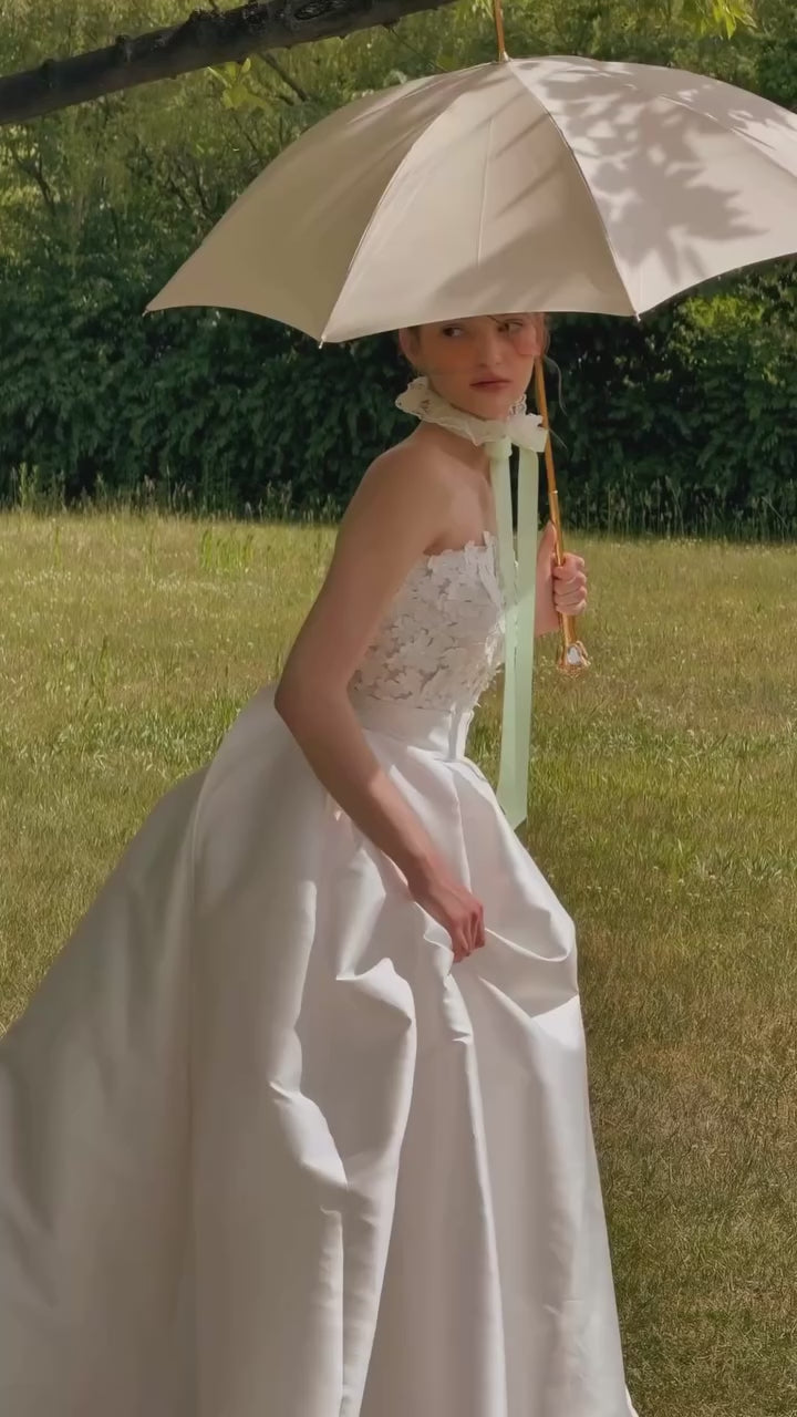 Elegant Ecru Umbrella – Handmade Italian Double Cloth Parasol with Luxury Handle